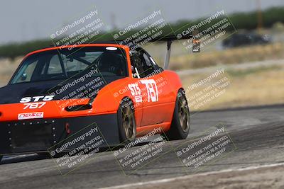 media/Jun-21-2025-Nasa (Sat) [[56b2c04f0e]]/Race Group B/Qualifying/